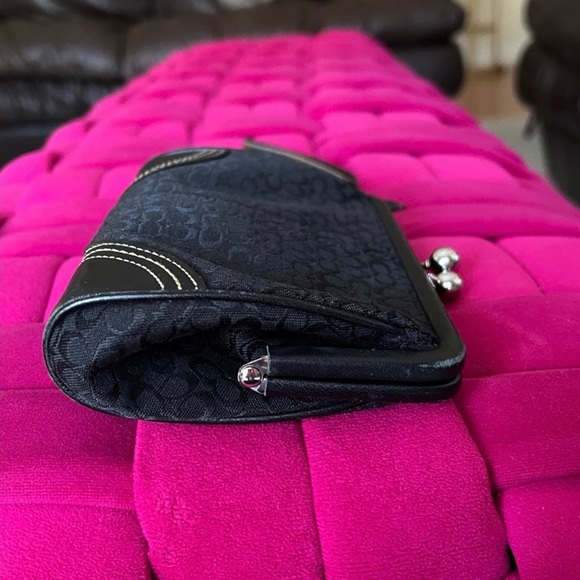 Coach Black Wristlet Clutch kiss lock black canvas - Picture 5 of 13